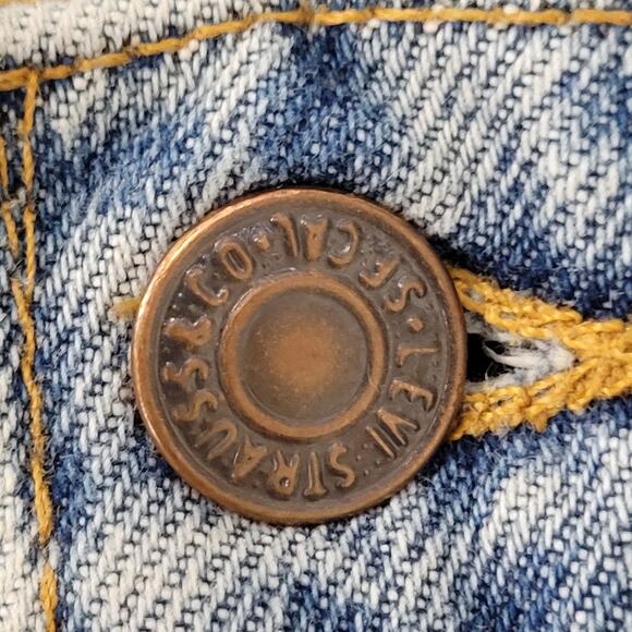 Vintage LEVIS 550 Baggy Straight Jeans 36x32 Faded Medium-Wash - Picture 3 of 16